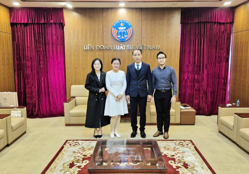 Image Đoàn Phố Việt đến thăm và làm việc với Liên đoàn Luật sư Việt Nam