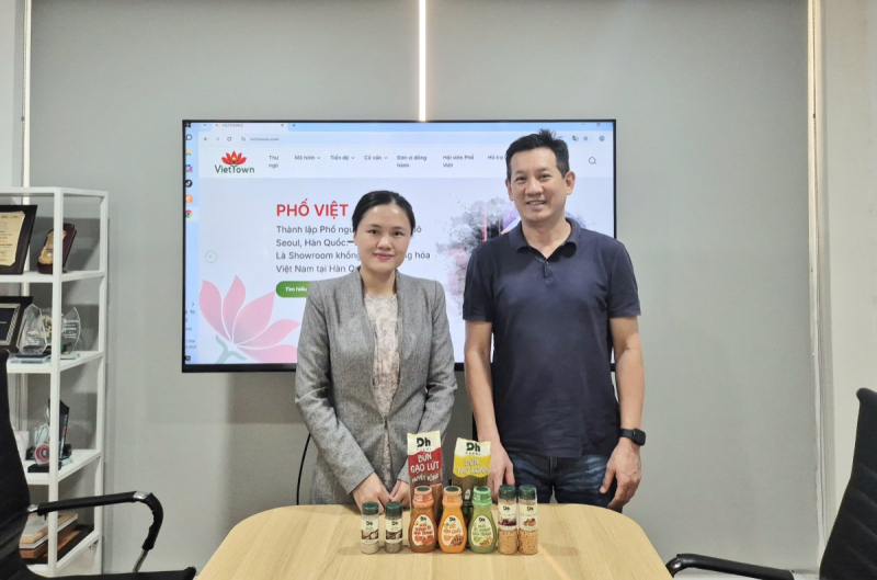 Phố Việt làm việc với DH Foods