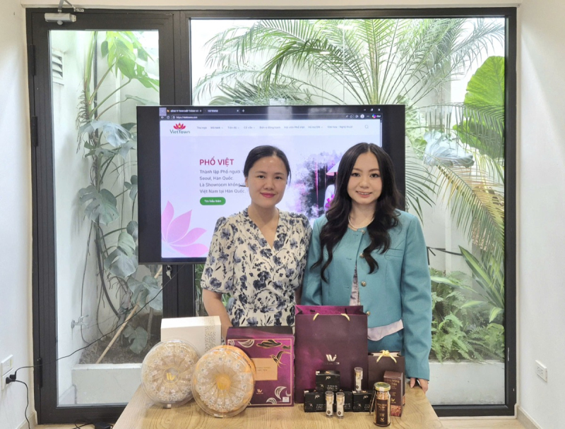 Image Đại diện Phố Việt làm việc với Công ty TNHH MTV TM Hải Yến Nha Trang