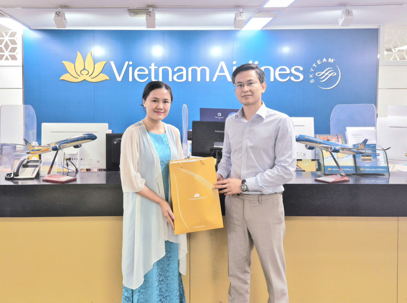 Image Đại diện Phố Việt đến thăm văn phòng và trao đổi hợp tác với Vietnam Airlines