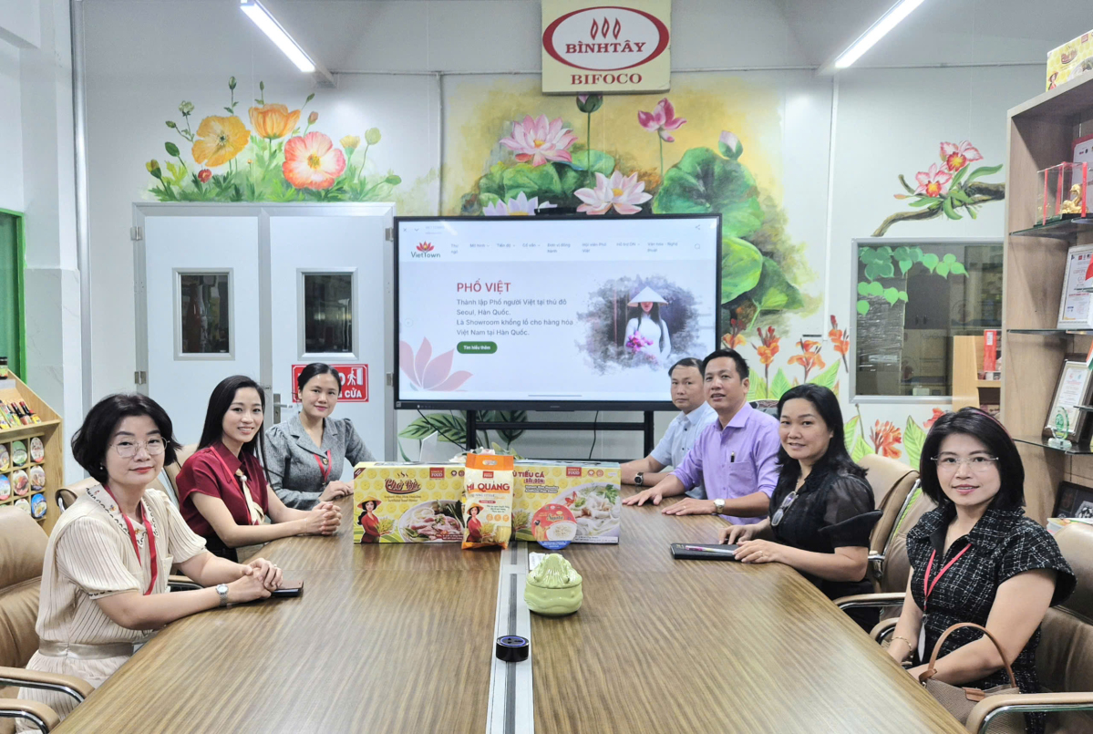 Phố Việt đến thăm và làm việc với Hội Hàng Việt Nam Chất lượng cao