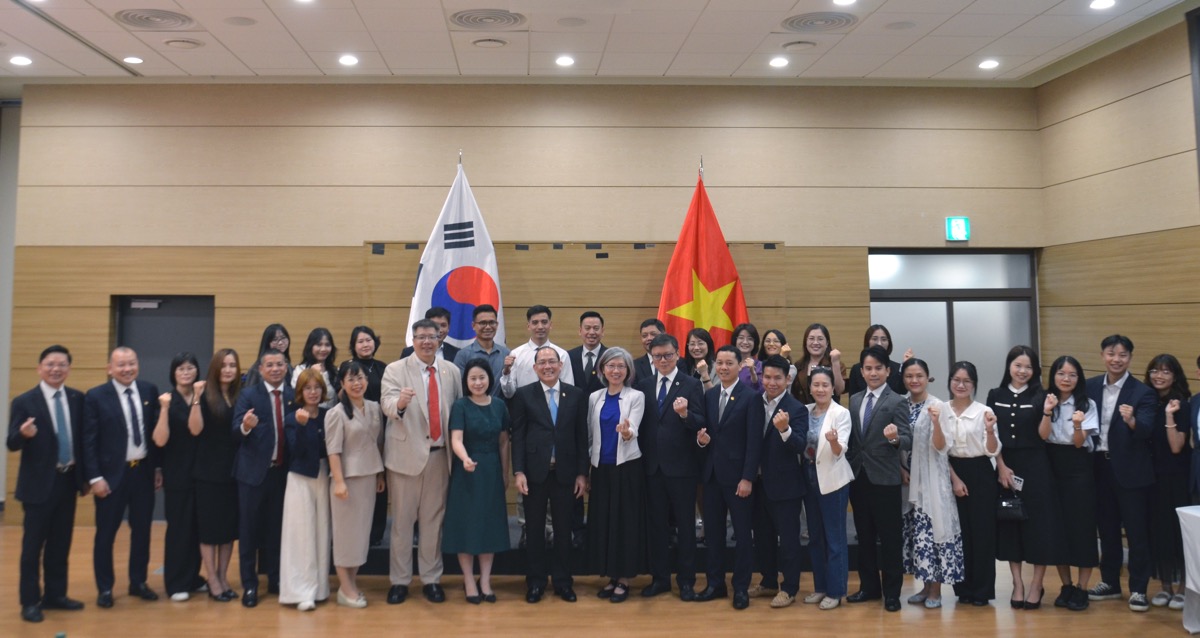 Tăng cường gắn kết cộng đồng, phát huy nguồn lực người Việt tại Hàn Quốc